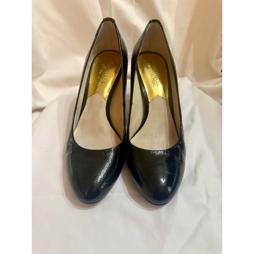 🌻Michael Kors Sophisticated Flex Pumps in black patent leather. Size 6 1/2 M